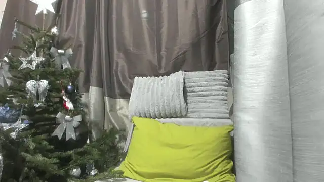 jessystarr online show from December 2025 05:52:02 PM