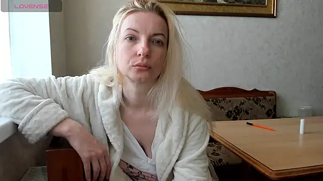 Snapshot of Now_Elly chatting on September 2025 06:19:01 AM Now Elly online show from September 2025 06:19:01 AM