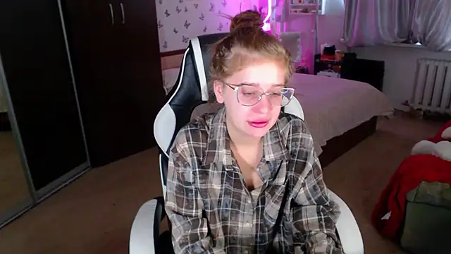 Kira honeyy online show from April 2026 03:46:01 AM