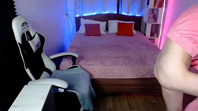 Kira honeyy online show from January 2025 02:45:02 PM