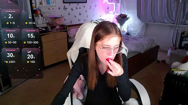 Kira honeyy online show from October 2025 06:03:02 AM