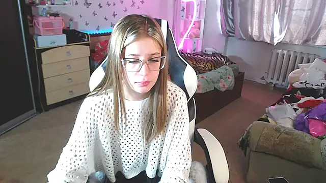 Kira honeyy online show from March 2025 04:52:02 AM