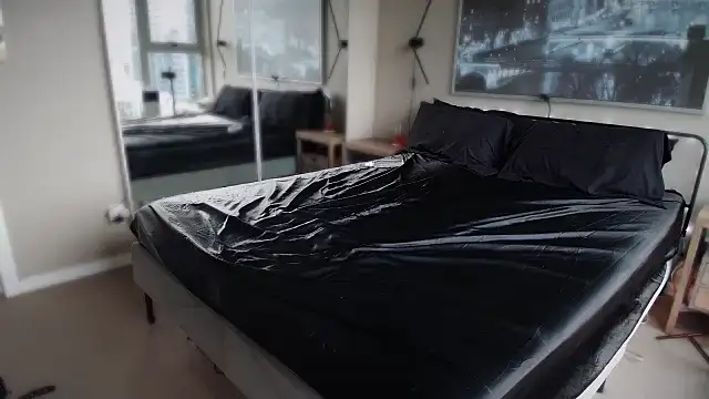 MikyFoxx online show from November 2025 10:46:02 PM