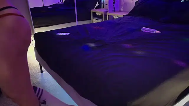 MikyFoxx online show from October 2025 03:51:02 AM
