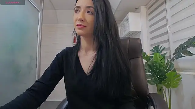 Snapshot of GlamKate chatting on March 2025 07:37:01 AM GlamKate online show from March 2025 07:37:01 AM