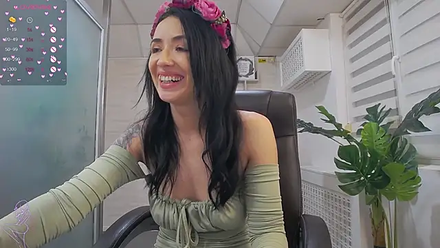 Snapshot of GlamKate chatting on March 2025 10:18:02 AM GlamKate online show from March 2025 10:18:02 AM