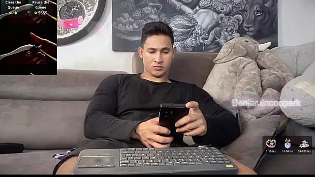 Snapshot of BenjaminCooperk chatting on November 2025 06:30:02 PM BenjaminCooperk online show from November 2025 06:30:02 PM