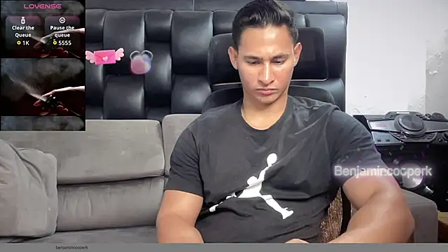 Snapshot of BenjaminCooperk chatting on November 2025 11:42:02 PM BenjaminCooperk online show from November 2025 11:42:02 PM