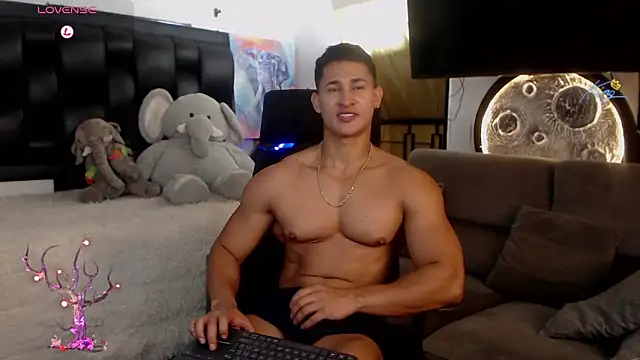 BenjaminCooperk online show from May 2026 11:18:01 AM