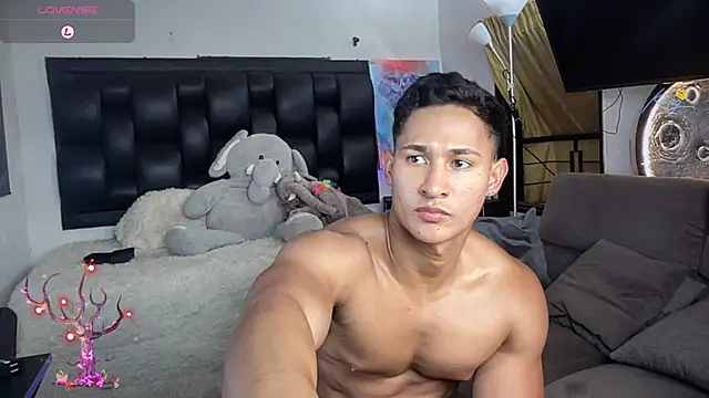 BenjaminCooperk online show from May 2026 10:04:01 PM