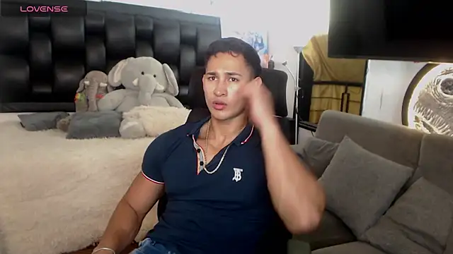 BenjaminCooperk online show from May 2026 09:46:01 AM