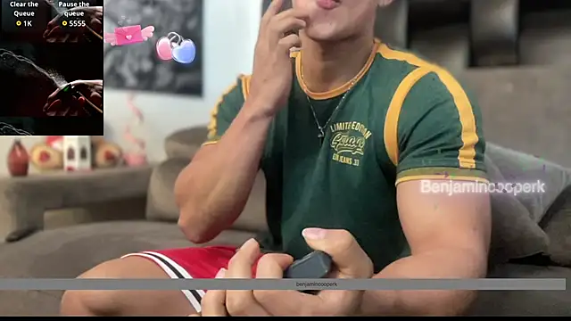 Snapshot of BenjaminCooperk chatting on November 2025 05:33:01 AM BenjaminCooperk online show from November 2025 05:33:01 AM