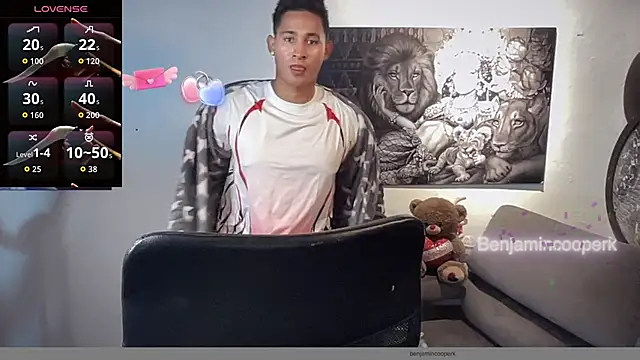 Snapshot of BenjaminCooperk chatting on October 2025 09:52:01 AM BenjaminCooperk online show from October 2025 09:52:01 AM