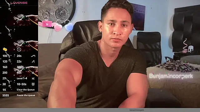 BenjaminCooperk online show from October 2025 06:43:02 AM