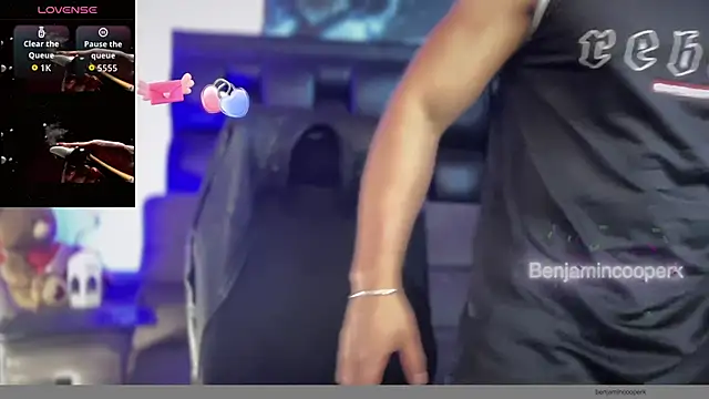 Snapshot of BenjaminCooperk chatting on November 2025 10:15:01 PM BenjaminCooperk online show from November 2025 10:15:01 PM