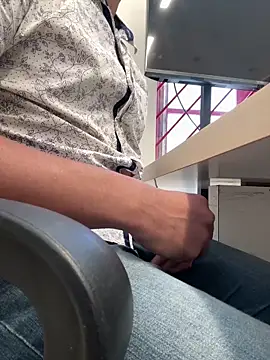 knobhead2020 online show from April 2026 05:41:01 AM