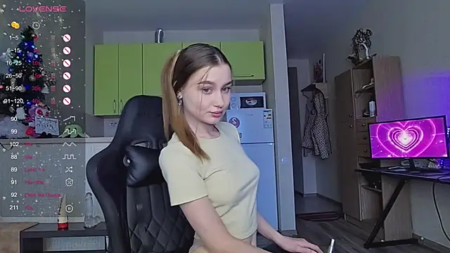 Snapshot of _Sweet_Lilit_ chatting on January 2025 10:38:01 AM  Sweet Lilit  online show from January 2025 10:38:01 AM