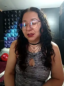 katifoxx online show from October 2025 03:20:01 PM