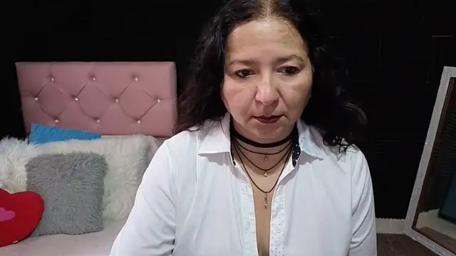 Snapshot of katifoxx chatting on May 2026 03:18:02 PM katifoxx online show from May 2026 03:18:02 PM