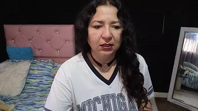 katifoxx online show from March 2026 04:20:01 PM