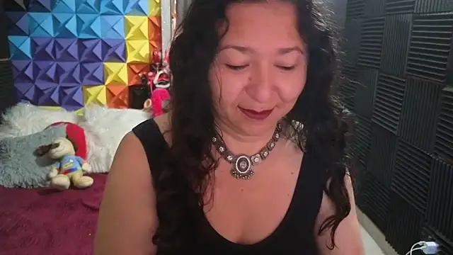 katifoxx online show from November 2025 04:10:01 PM