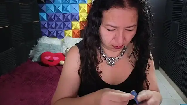 katifoxx online show from October 2025 03:00:01 PM