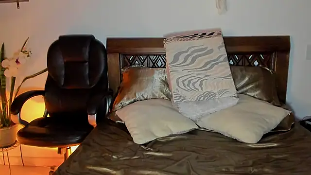 Ariella tits online show from April 2026 10:56:02 PM