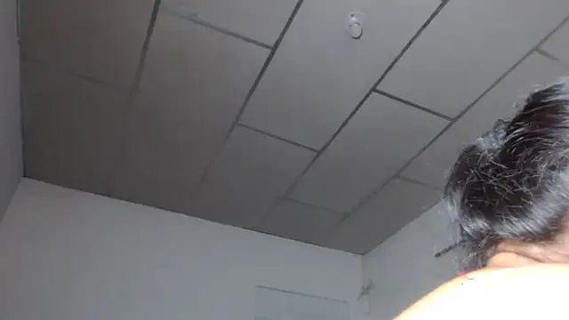 adrixxx38 online show from November 2025 02:00:02 AM