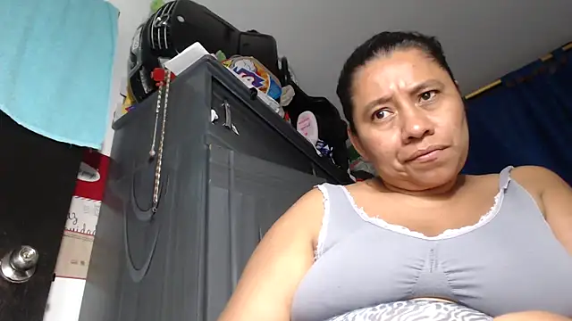 adrixxx38 online show from March 2026 02:45:01 AM