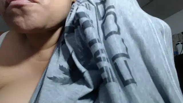 adrixxx38 online show from February 2026 06:25:01 AM