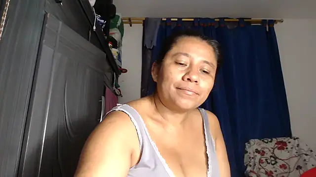 adrixxx38 online show from April 2026 07:37:01 AM