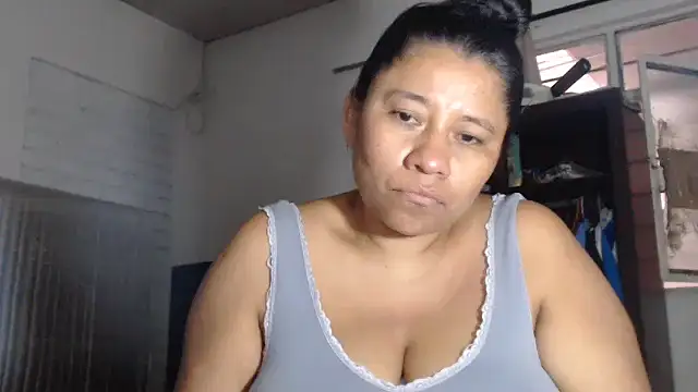 adrixxx38 online show from February 2026 10:32:01 PM