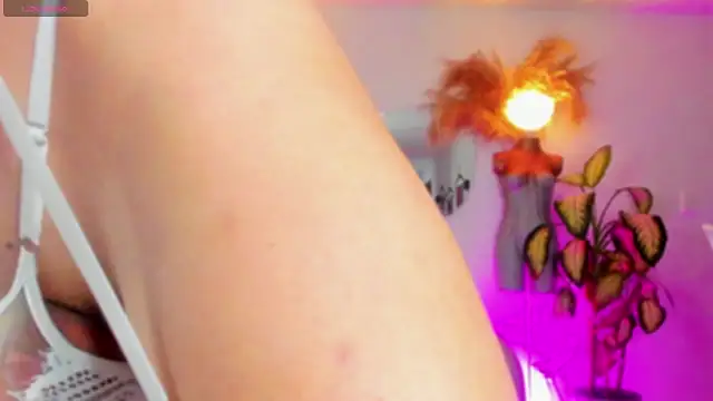 Angel Peach online show from October 2025 02:07:02 PM