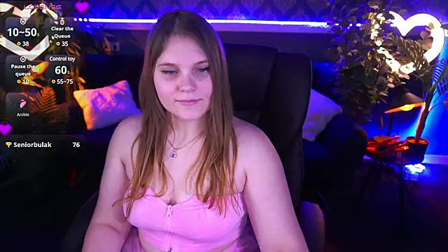 VinnaSky online show from March 2025 12:47:01 PM