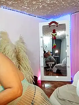 zullyxhot online show from December 2025 11:30:01 PM