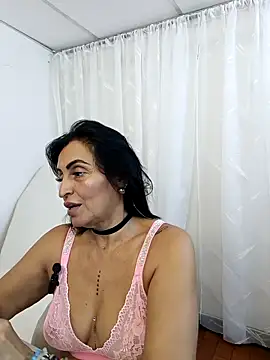 zullyxhot online show from April 2026 10:28:01 PM