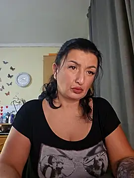 Hotangel75 online show from November 2025 05:12:02 PM