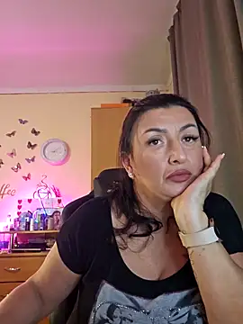 Hotangel75 online show from November 2025 06:18:02 PM