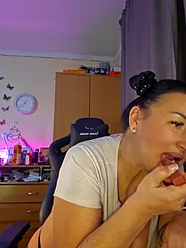 Hotangel75 online show from February 2026 04:05:01 PM