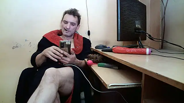 Snapshot of dundyFocus chatting on October 2025 01:08:01 PM dundyFocus online show from October 2025 01:08:01 PM