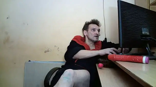 Snapshot of dundyFocus chatting on March 2026 11:47:02 AM dundyFocus online show from March 2026 11:47:02 AM