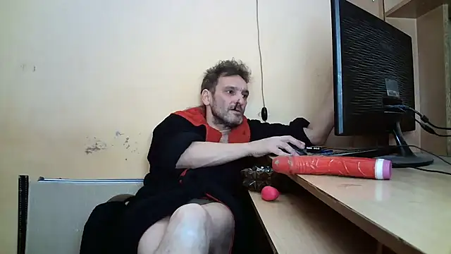 Snapshot of dundyFocus chatting on March 2026 01:39:01 PM dundyFocus online show from March 2026 01:39:01 PM