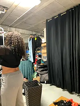 Clara-xoxo online show from November 2025 02:29:01 PM