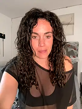 Clara-xoxo online show from October 2025 02:46:01 PM