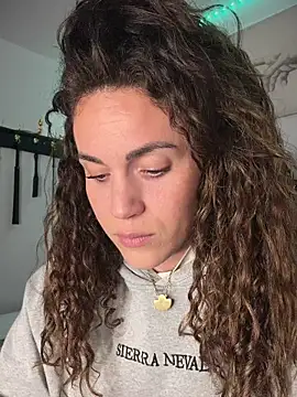 Clara-xoxo online show from February 2026 10:01:01 PM