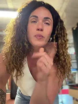 Clara-xoxo online show from March 2026 03:08:01 PM