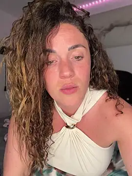 Clara-xoxo online show from March 2026 09:19:01 PM