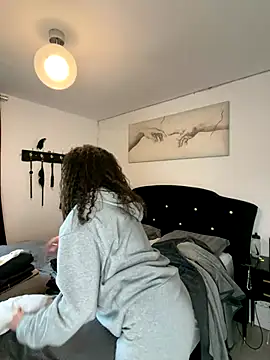 Clara-xoxo online show from December 2025 03:14:02 PM