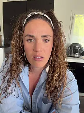 Clara-xoxo online show from March 2026 01:09:02 PM