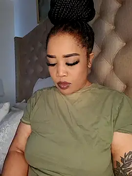 Snapshot of CAMMII_ chatting on May 2026 11:02:01 AM CAMMII online show from May 2026 11:02:01 AM